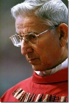 El Cardenal Castrillón corrige al Arzobispo de Manila